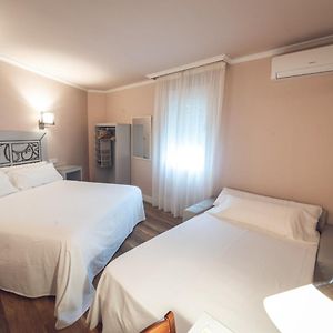 Habitación Familiar Superior con 2 Camas Individuales